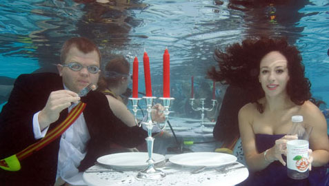 Hidup Di Daratan Sangat Membosankan Buat Orang-Orang Ini